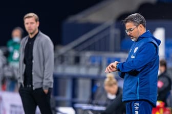 Für Trainer David Wagner (r) ist die Zeit beim FC Schalke 04 abgelaufen.