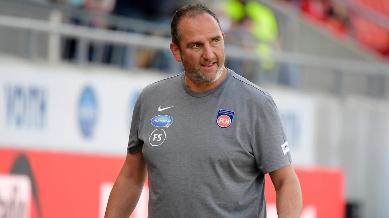 Frank Schmidt: Der Heidenheim-Trainer verlor mit seinem Team bei St. Pauli.