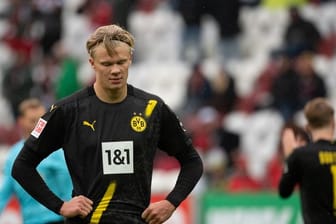 Auch BVB-Stürmer Erling Haaland war nach der Niederlage in Augsburg enttäuscht.