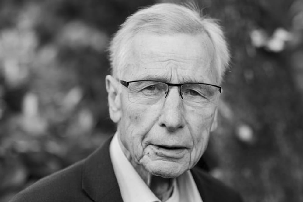 Wolfgang Clement, ehemaliger Bundesminister für Wirtschaft und Arbeit und ehemaliger Ministerpräsident von Nordrhein-Westfalen, wurde 80 Jahre alt.