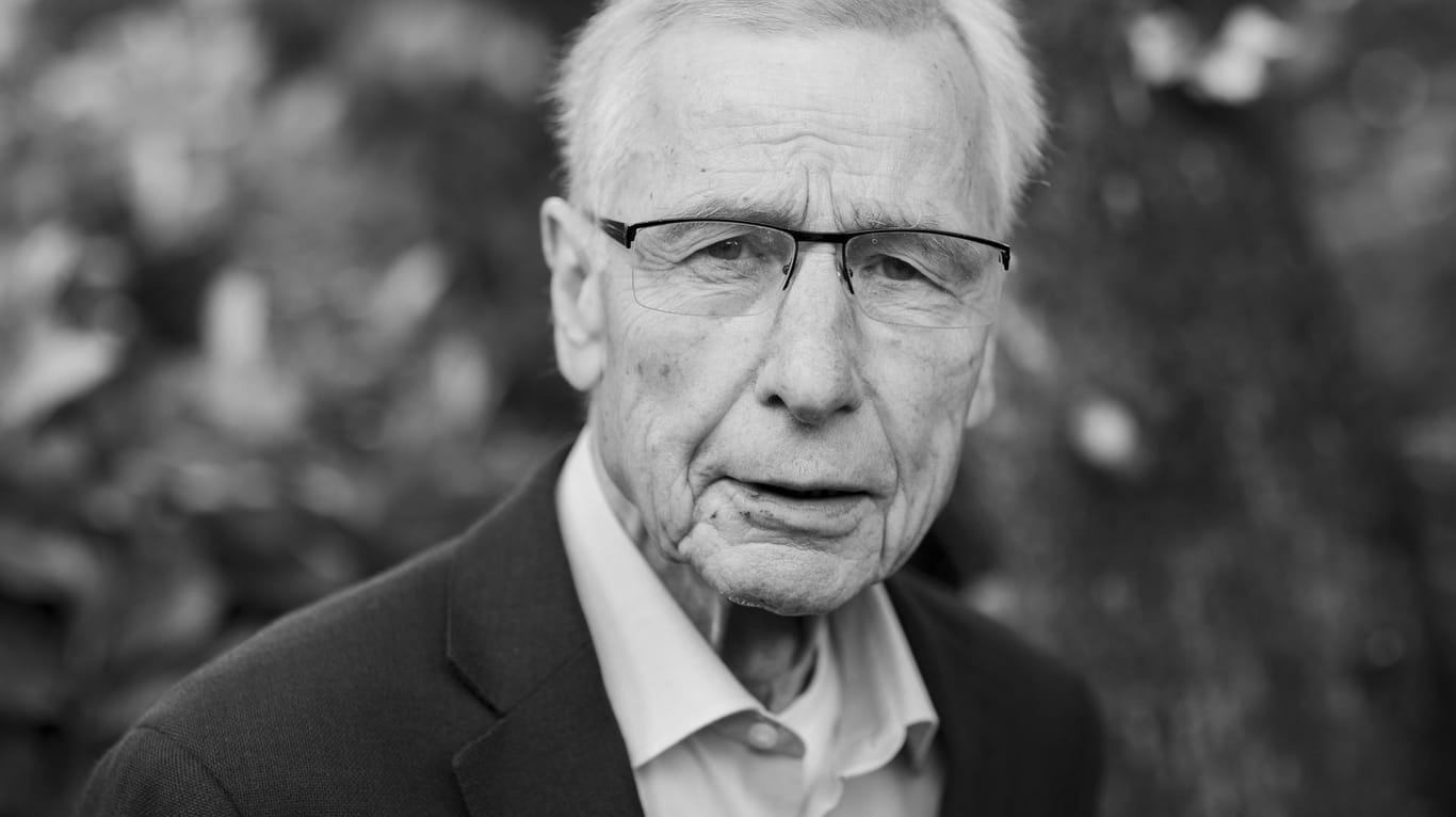 Wolfgang Clement, ehemaliger Bundesminister für Wirtschaft und Arbeit und ehemaliger Ministerpräsident von Nordrhein-Westfalen, ist tot: Er starb im Alter von 80 Jahren im kreise seiner Familie.