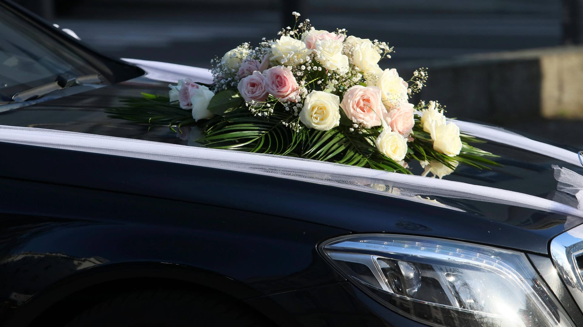 Hochzeitskorso (Symbolbild): In Bayern ist eine Feier aus dem Ruder gelaufen. Hochzeitskorso (Symbolbild): In Bayern ist eine Feier aus dem Ruder gelaufen.