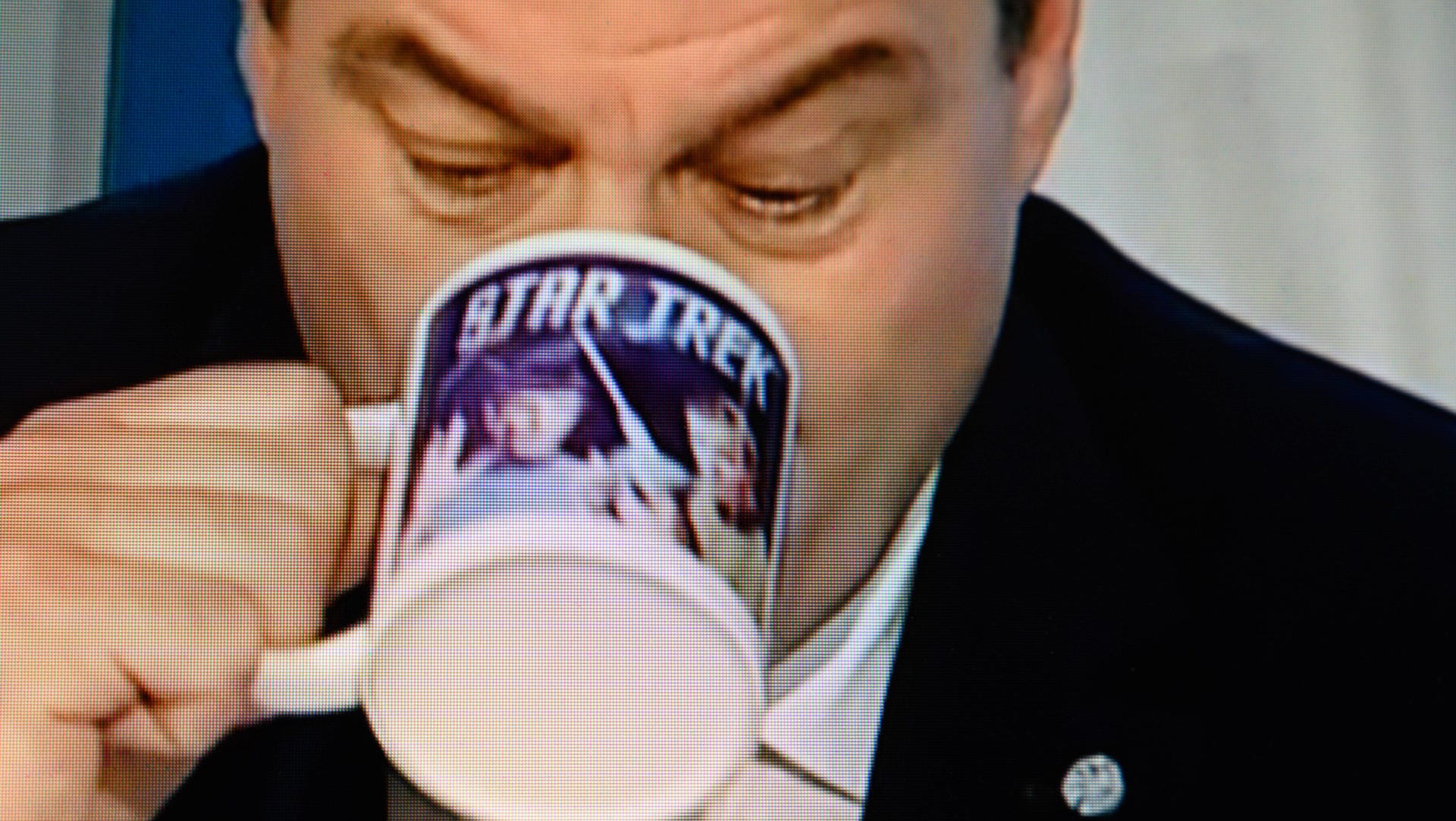 Söder beim CSU-Parteitag im Mai mit Star-Trek-Tasse.