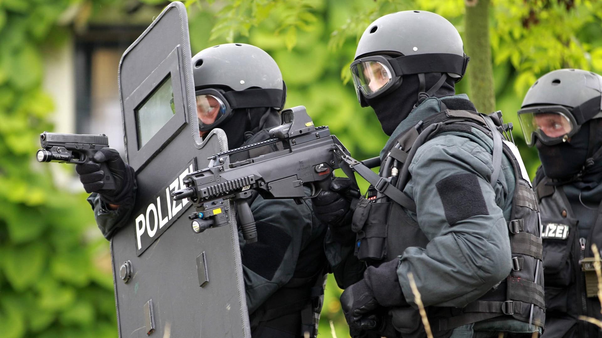 Eine Übung des SEK (Symbolbild): Das Spezialeinsatzkommando hat einen randalierenden Mann festgenommen. Eine Übung des SEK (Symbolbild): Das Spezialeinsatzkommando hat einen randalierenden Mann festgenommen.