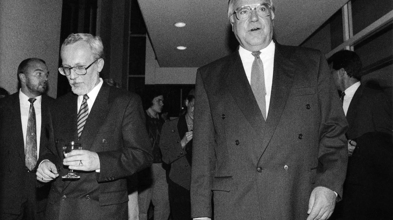 Helmut Kohl (r) und Lothar de Maizière: Der letzte Ministerpräsident der DDR arbeitete später als Anwalt, während Kohl Gesamtdeutschland als Kanzler regierte.