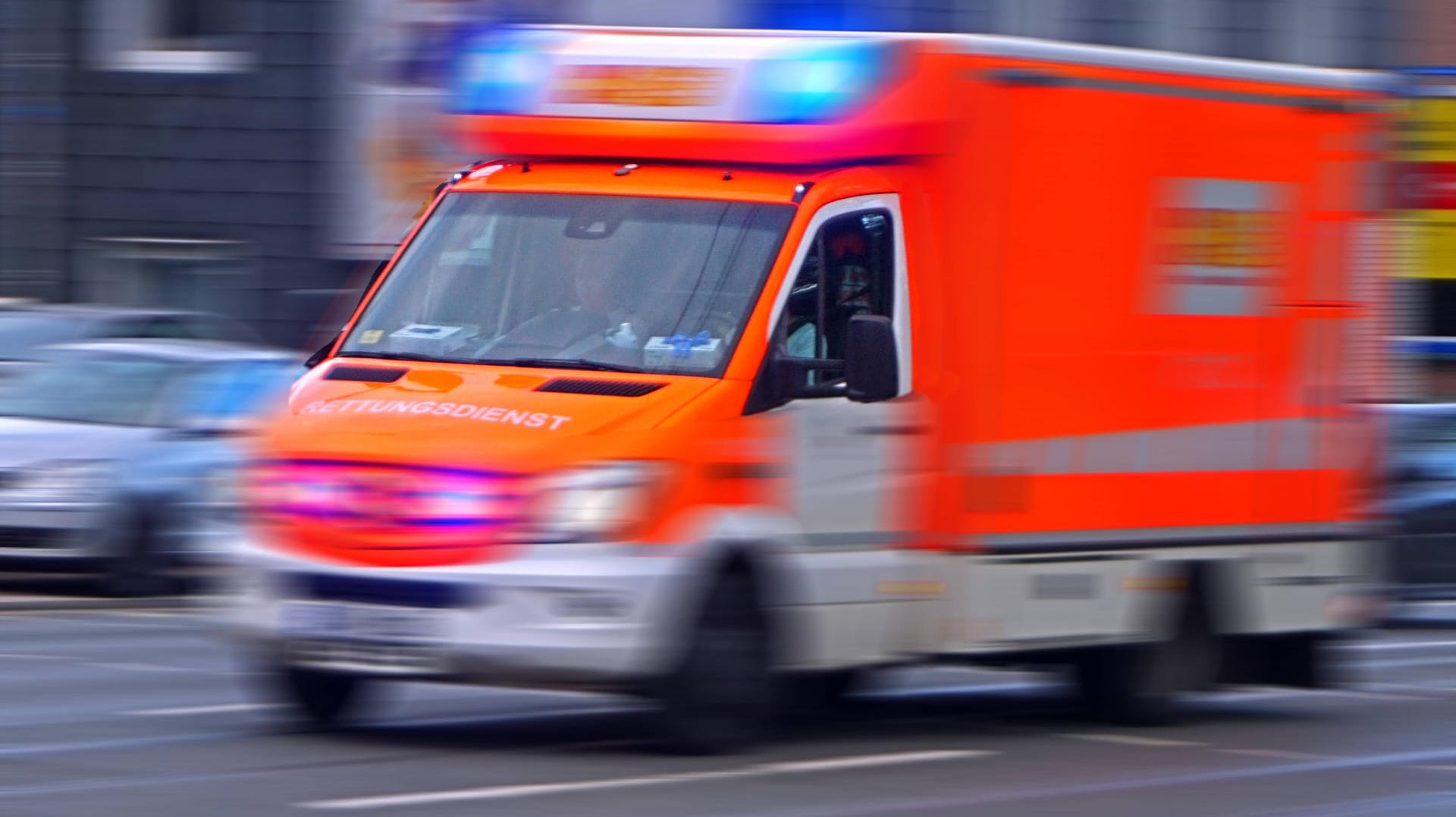 Rettungsdienst: Bei dem Unfall gab es zwei Schwerverletzte. Rettungsdienst: Bei dem Unfall gab es zwei Schwerverletzte.