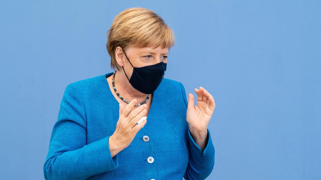 Angela Merkel: Die Bundeskanzlerin warnt vor steigenden Neuinfektionen wie in Frankreich.