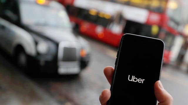 Die Londoner Transportbehörde TfL hatte Uber die Gefährdung von Kunden vorgeworfen und Ende November 2019 die Lizenz entzogen.