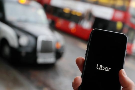 Die Londoner Transportbehörde TfL hatte Uber die Gefährdung von Kunden vorgeworfen und Ende November 2019 die Lizenz entzogen.