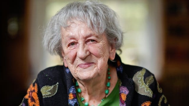 Ingrid Noll wird 85 - und schreibt munter weiter.