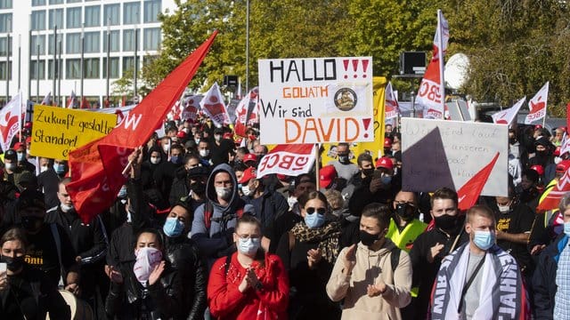 Proteste gegen Stellenabbau bei Continental