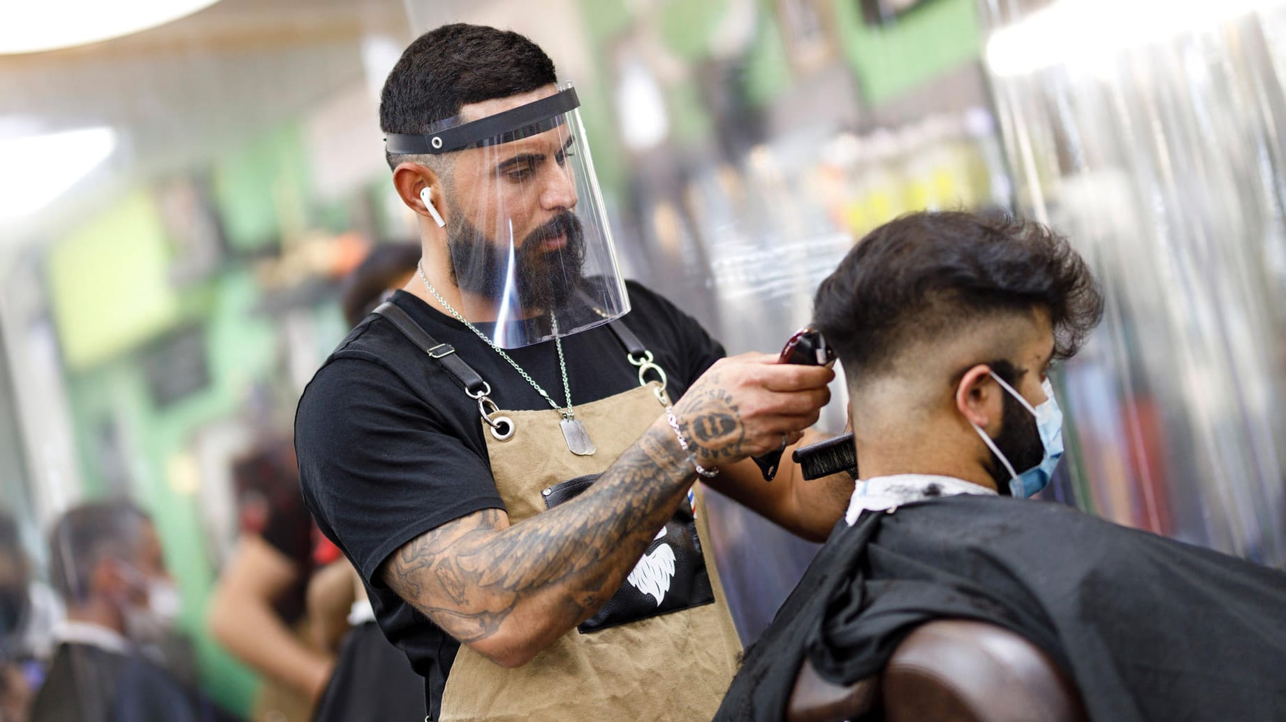 Friseur in Köln (Symbolbild): Der Friseurbesuch ist deutlich teurer geworden.