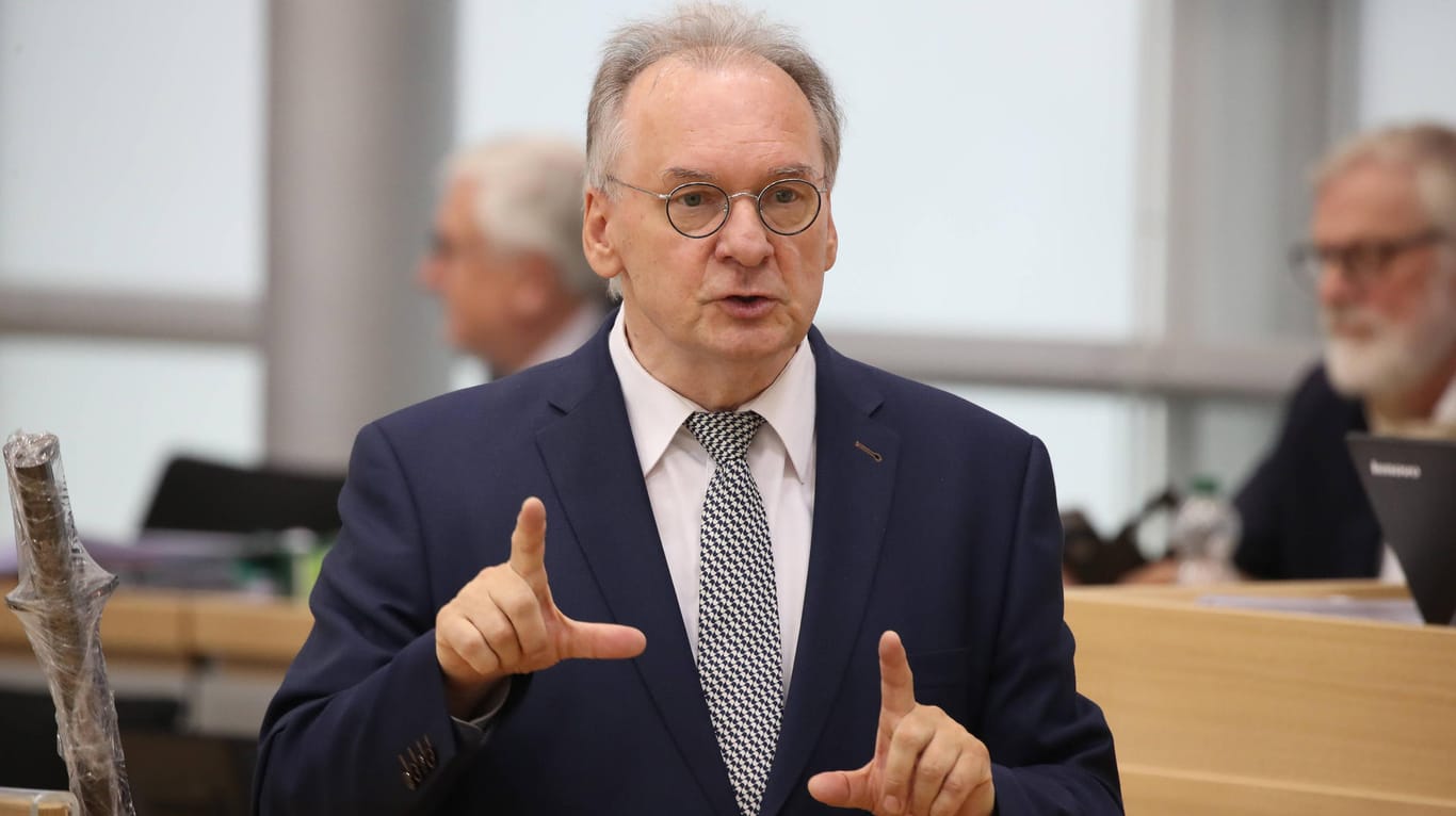 Reiner Haseloff: Der Ministerpräsident sträubt sich gegen schärfere Corona-Regeln in Sachsen-Anhalt.