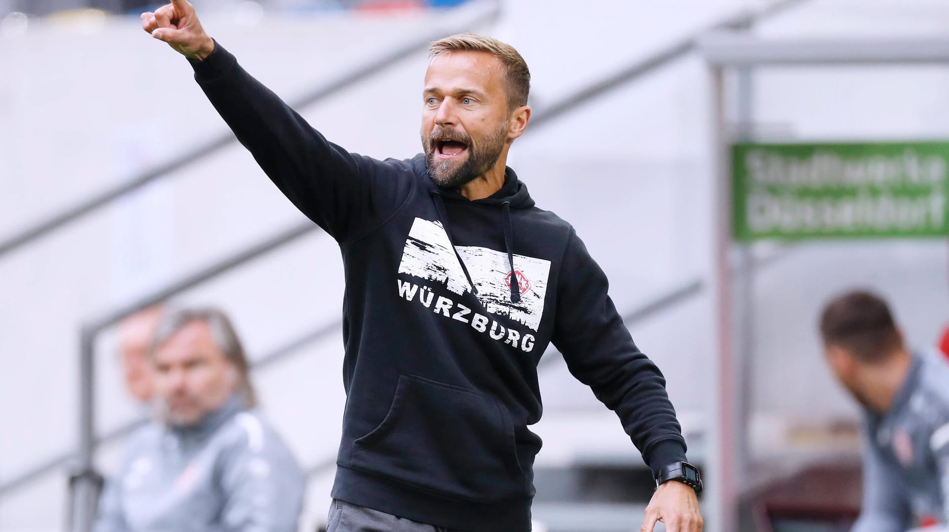 Michael Schiele: Der Trainer muss die Würzburger Kickers nach drei Jahren verlassen. Michael Schiele: Der Trainer muss die Würzburger Kickers nach drei Jahren verlassen.