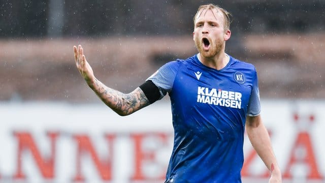 Steht offenbar auch beim HSV auf dem Wunschzettel: KSC-Profi Philipp Hofmann. Steht offenbar auch beim HSV auf dem Wunschzettel: KSC-Profi Philipp Hofmann.
