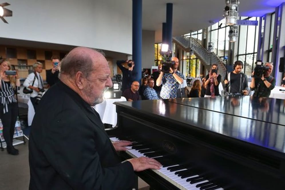 Der Mann am Klavier: Ralph Siegel feiert seinen 75.