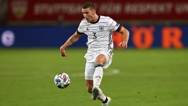 Robin Gosens: "Ich glaube, dass ich in der Vorsaison die beste Spielzeit meiner bisherigen Profikarriere abgeliefert habe. Robin Gosens: "Ich glaube, dass ich in der Vorsaison die beste Spielzeit meiner bisherigen Profikarriere abgeliefert habe.