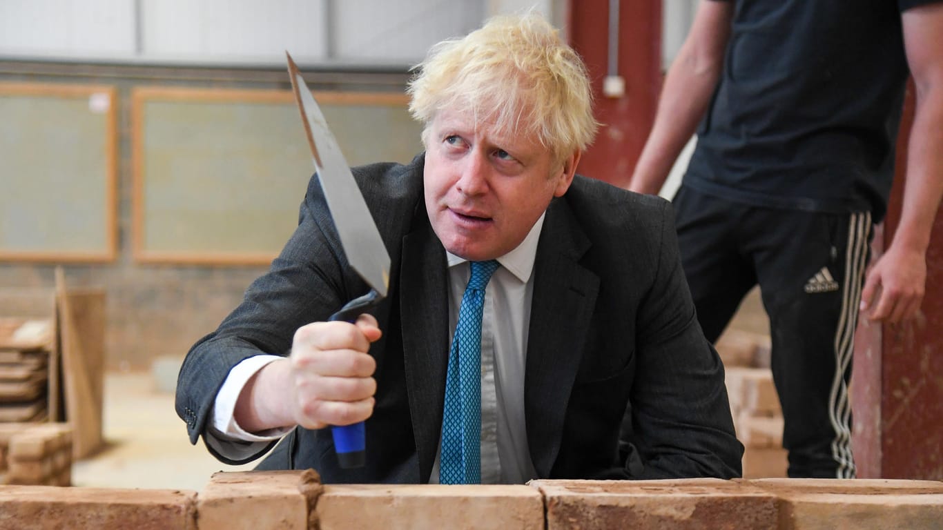 Boris Johnson besuch das Exeter Collegin London: Das britisches Parlament hat am Dienstag dem umstrittenen Binnenmarktgesetz des Premiers zugestimmt.