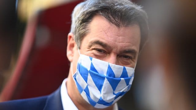 Bayerns Ministerpräsident Markus Söder warnt vor Reisen in Risikogebiete.