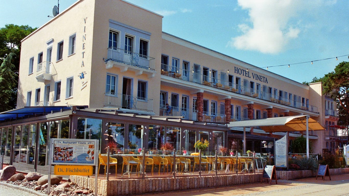Hotel "Vineta" in Zinnowitz: Die Unterkunft steht direkt an der Strandpromenade des Seebades.