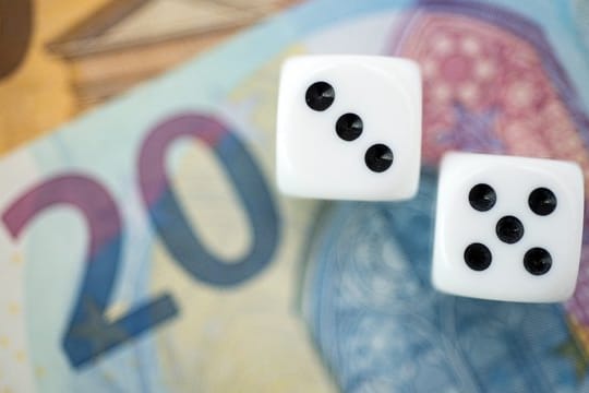Welche Kombination darf es sein? Ehepaare können mit der richtigen Steuerklasse ihr Nettoeinkommen optimieren. Welche Kombination darf es sein? Ehepaare können mit der richtigen Steuerklasse ihr Nettoeinkommen optimieren.