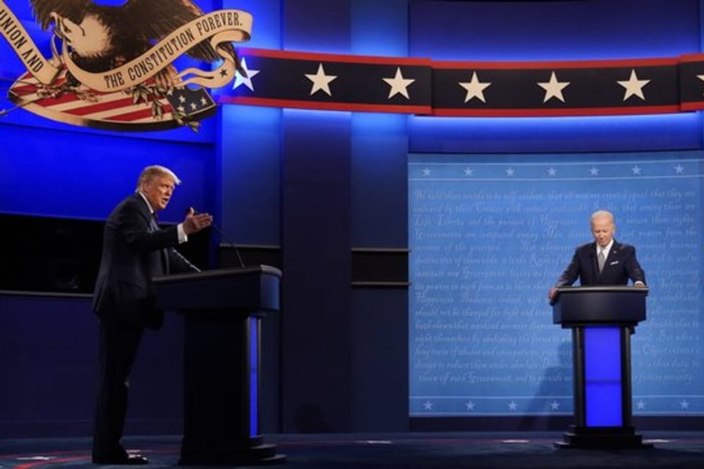 Fünf Wochen vor der Präsidentschaftswahl kam es in den USA zur mit Spannung erwarteten ersten TV-Debatte zwischen Amtsinhaber Trump und seinem Herausforderer Biden.