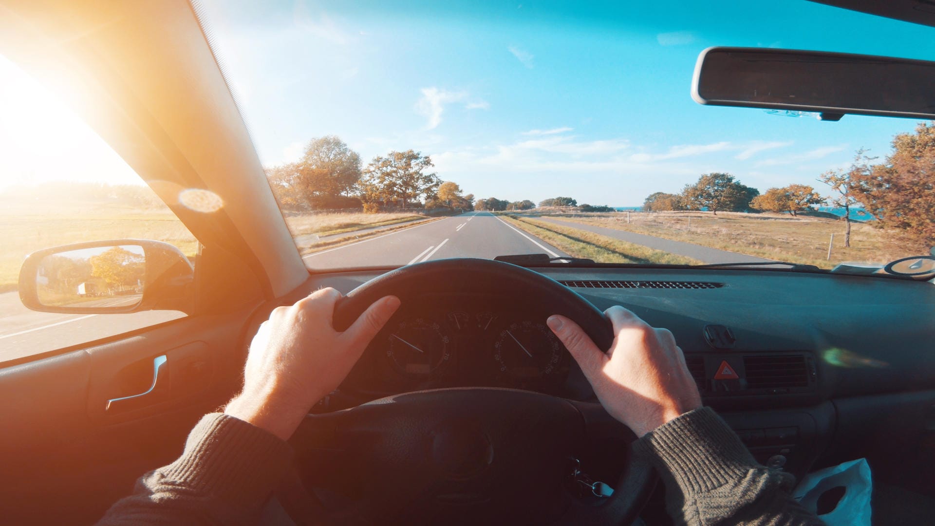 Blendgefahr beim Autofahren: Auch Fußgänger und Radfahrer müssen davon ausgehen, nicht immer rechtzeitig gesehen zu werden.