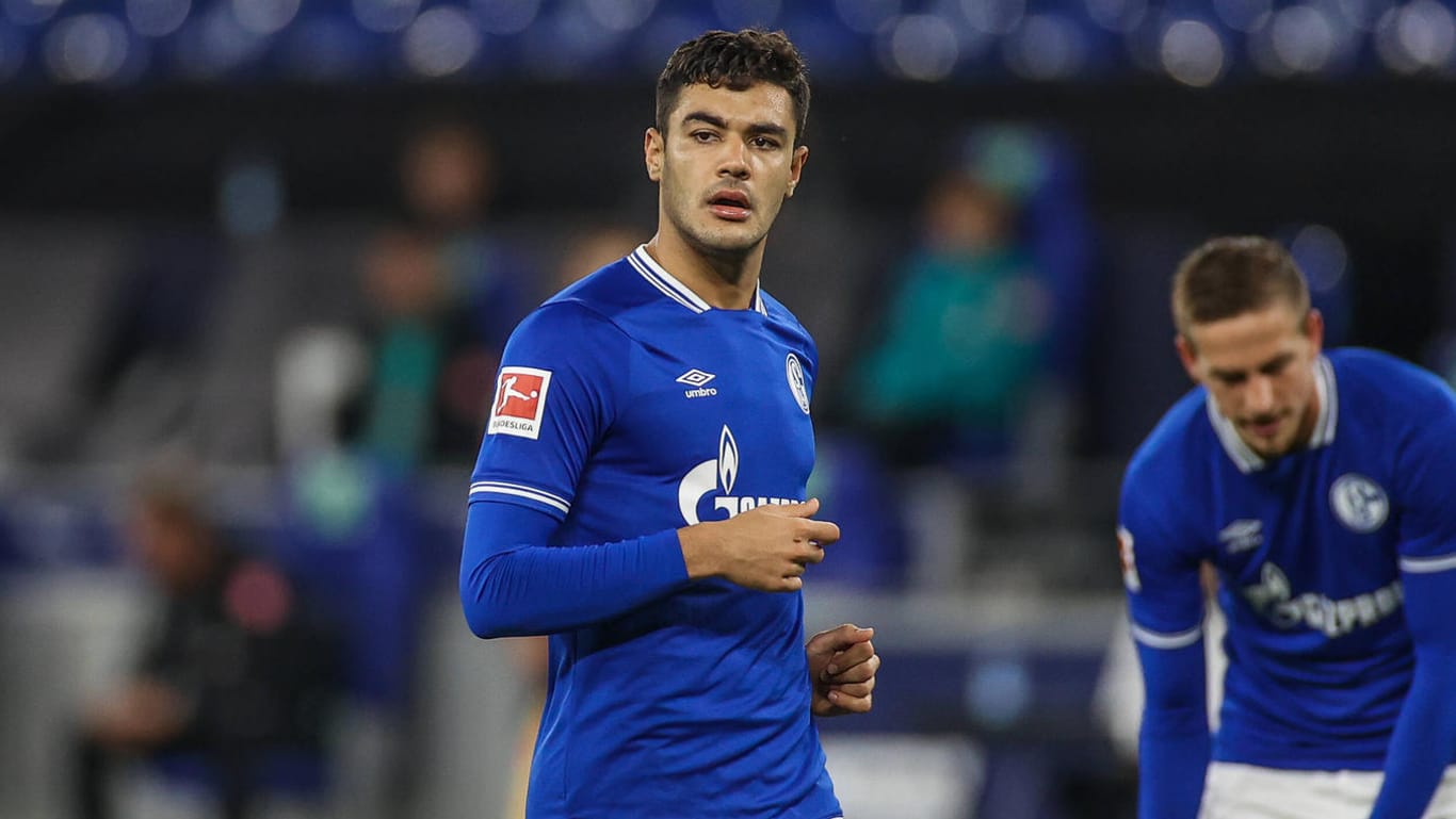Ozan Kabak: Der türkische Nationalspieler wird dem FC Schalke 04 fünf Bundesliga-Spiele fehlen.