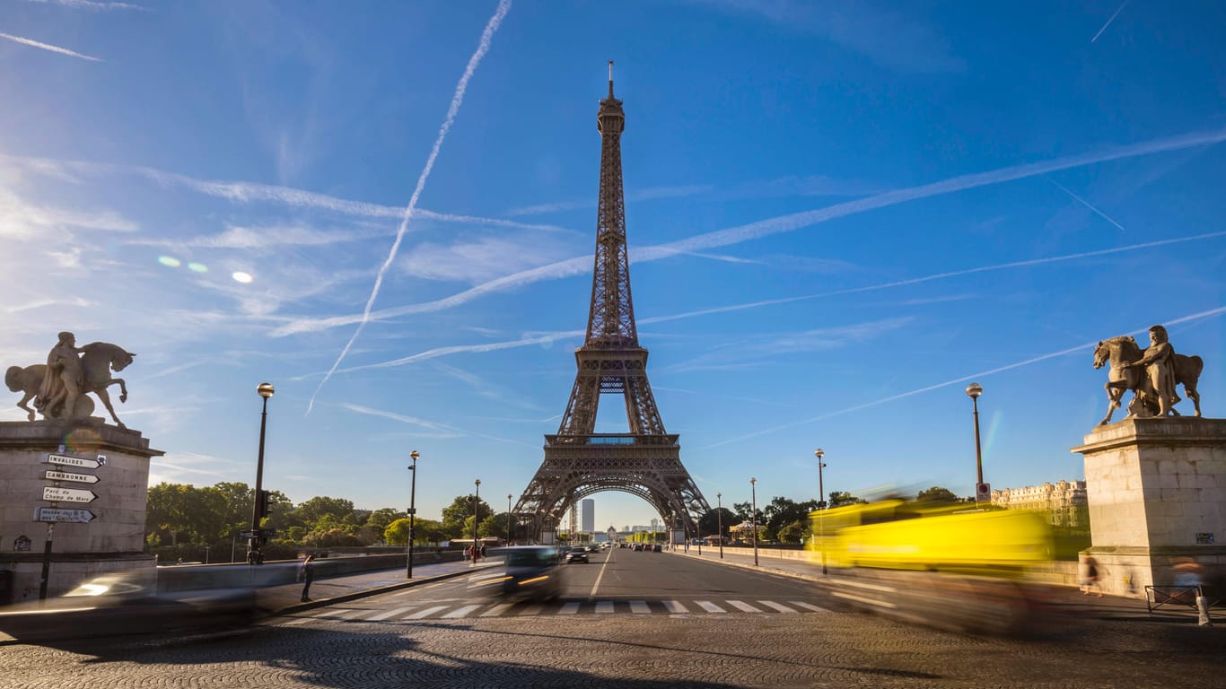 Der Eiffelturm in Paris: Die Angst vor dem Terror ist in Frankreich allgegenwärtig.