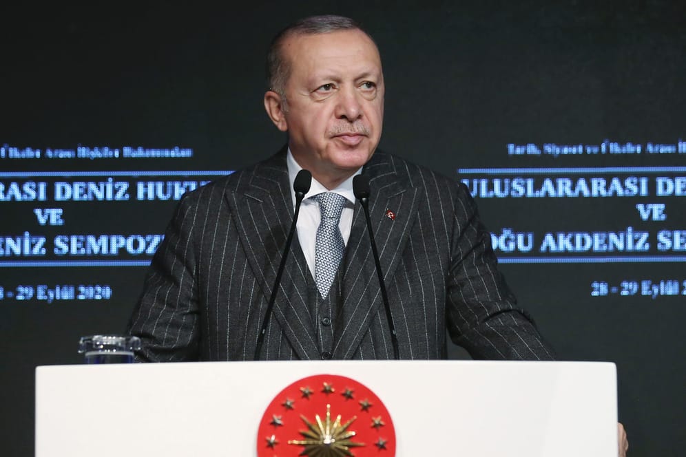 Präsident Recep Tayyip Erdogan: Bei der Wahrung demokratischer Grundrechte stellt das Auswärtige Amt der Türkei ein vernichtendes Zeugnis aus.