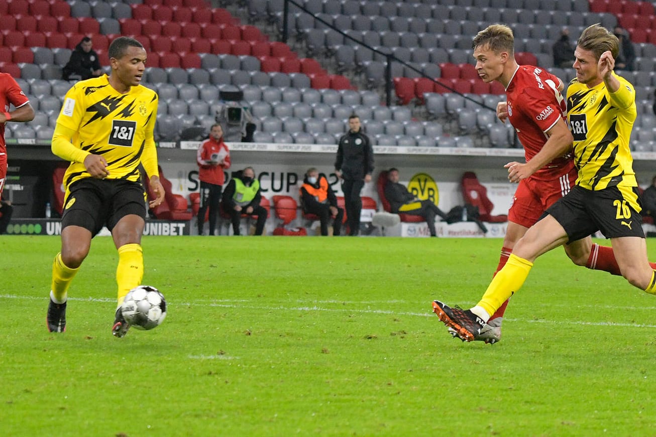 Szene im Supercup zwischen Bayern und Dortmund: Zu Spielbeginn sorgten Geräusche von außerhalb des Stadions für Diskussionen.