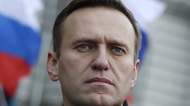 Alexej Nawalny: Der Oppositionsführer aus Russland stellt nach seiner Vergiftung eine klare Forderung an Europa..