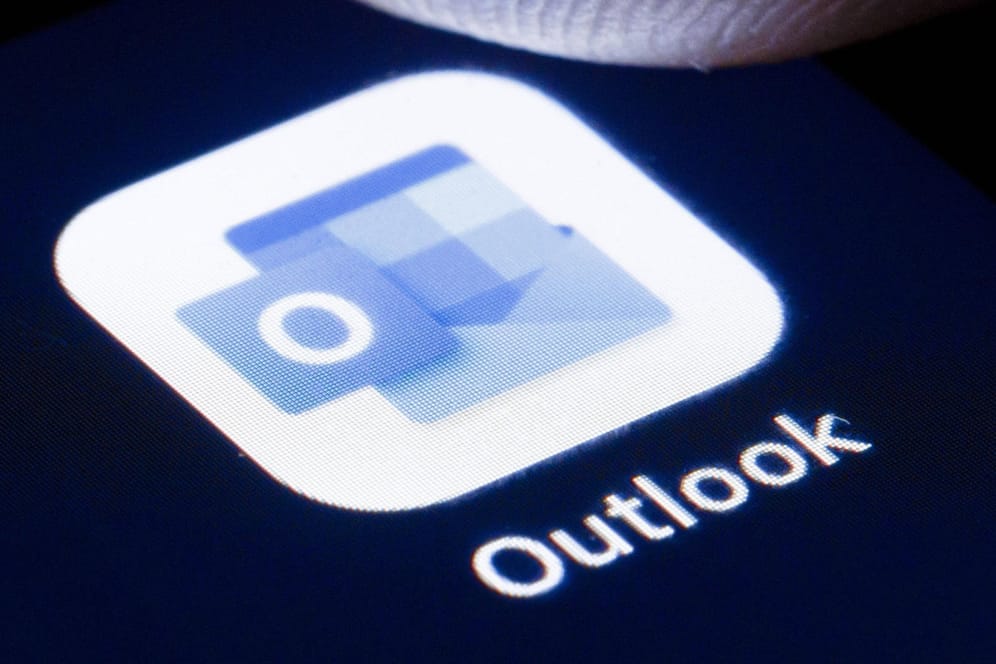 Das Logo der Software Microsoft Outlook: Aktuell ist der Online-Dienst gestört
