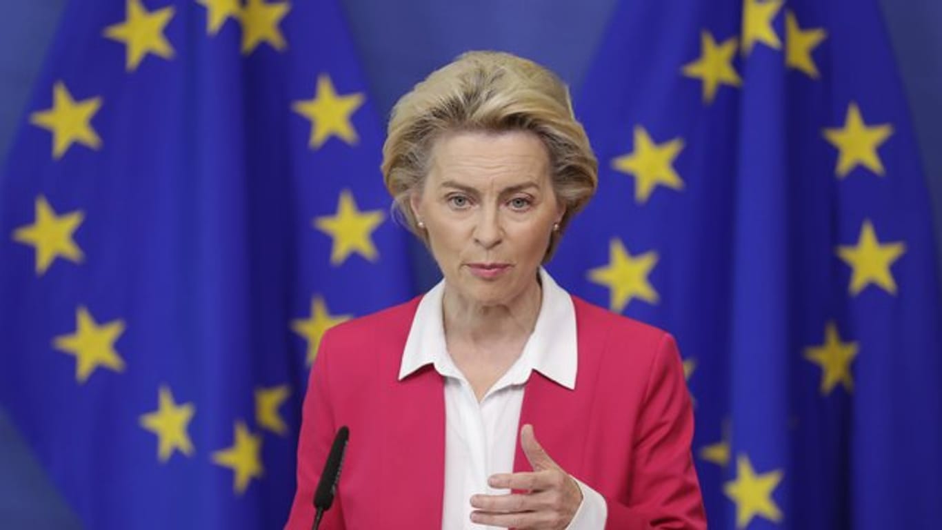 "Wir stehen zu unseren Verpflichtungen", sagt EU-Kommissionspräsidentin Ursula von der Leyen (CDU).