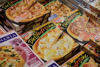 Tiefkühlpizza im Supermarkt: Durchschnittlich isst ein Deutscher pro Jahr 13 TK-Pizzen.