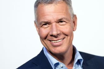 Peter Kloeppel und der Sender RTL verlängern ihren Vertrag.