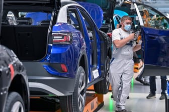 Produktion des ID.4: Volkswagen stellt im sächsischen Zwickau den ersten reinen Elektro-SUV her.