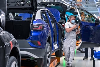 Produktion des ID.4: Volkswagen stellt im sächsischen Zwickau den ersten reinen Elektro-SUV her.