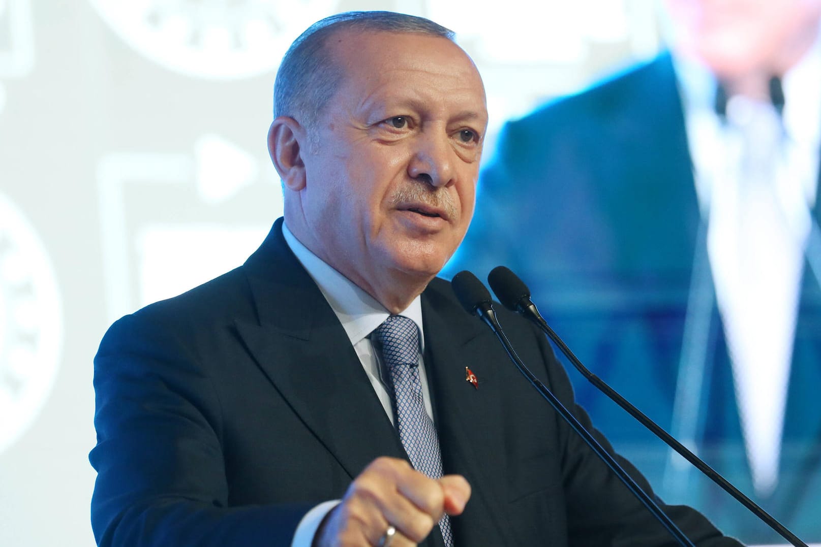 Recep Tayyip Erdogan: Der türkische Präsident kritisiert die EU im Streit um das Erdgas im Mittelmeer.