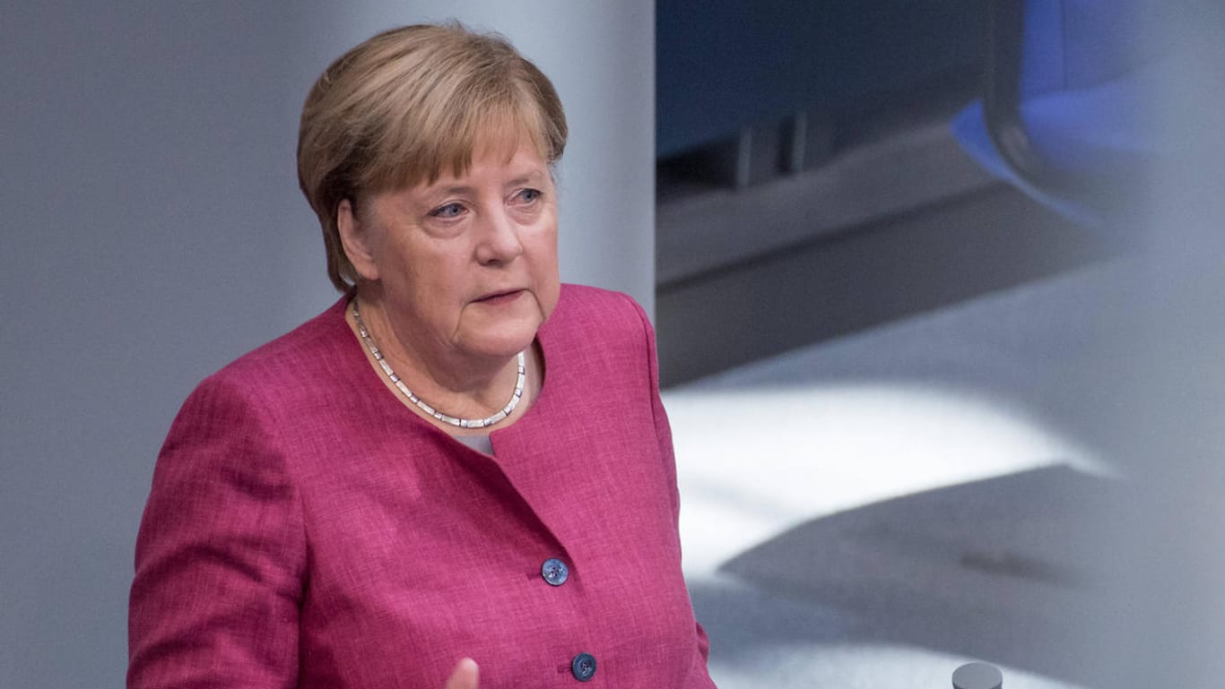 Angela Merkel: Die Bundeskanzlerin hat nun in einem Interview gesagt, wie sehr sie die Corona-Einschränkungen an die DDR erinnert haben.