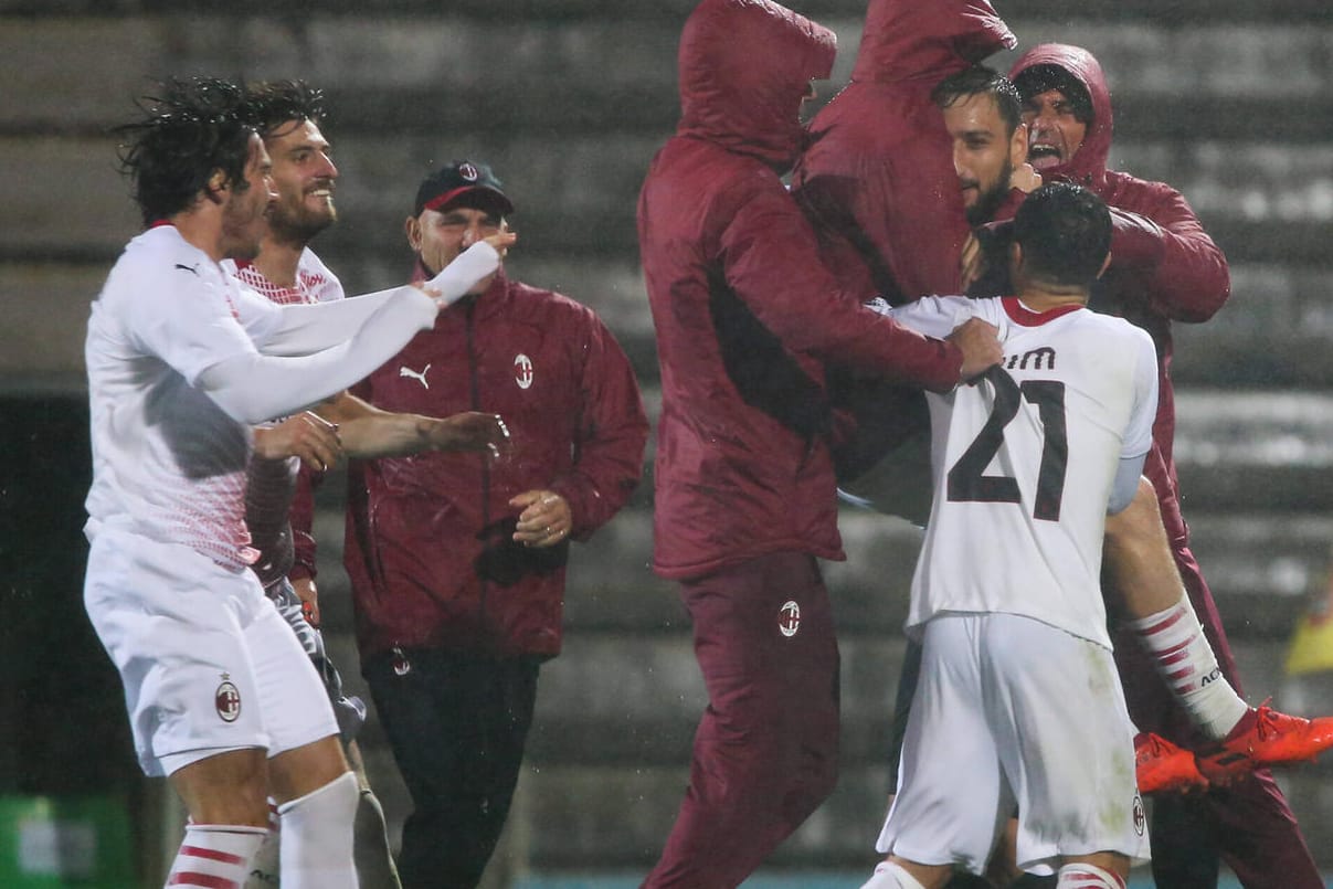 Elfmeterschießen im Estadio dos Arcos: die AC Mailand steht in der Gruppenphase der Europa League.