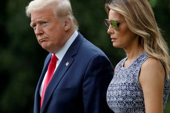 Donald Trump und Ehefrau Melania: Laut dem Leibarzt geht es "ihnen zur Zeit gut".