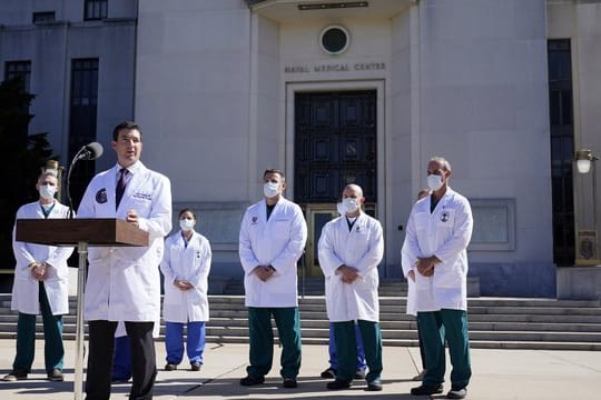 Dr.