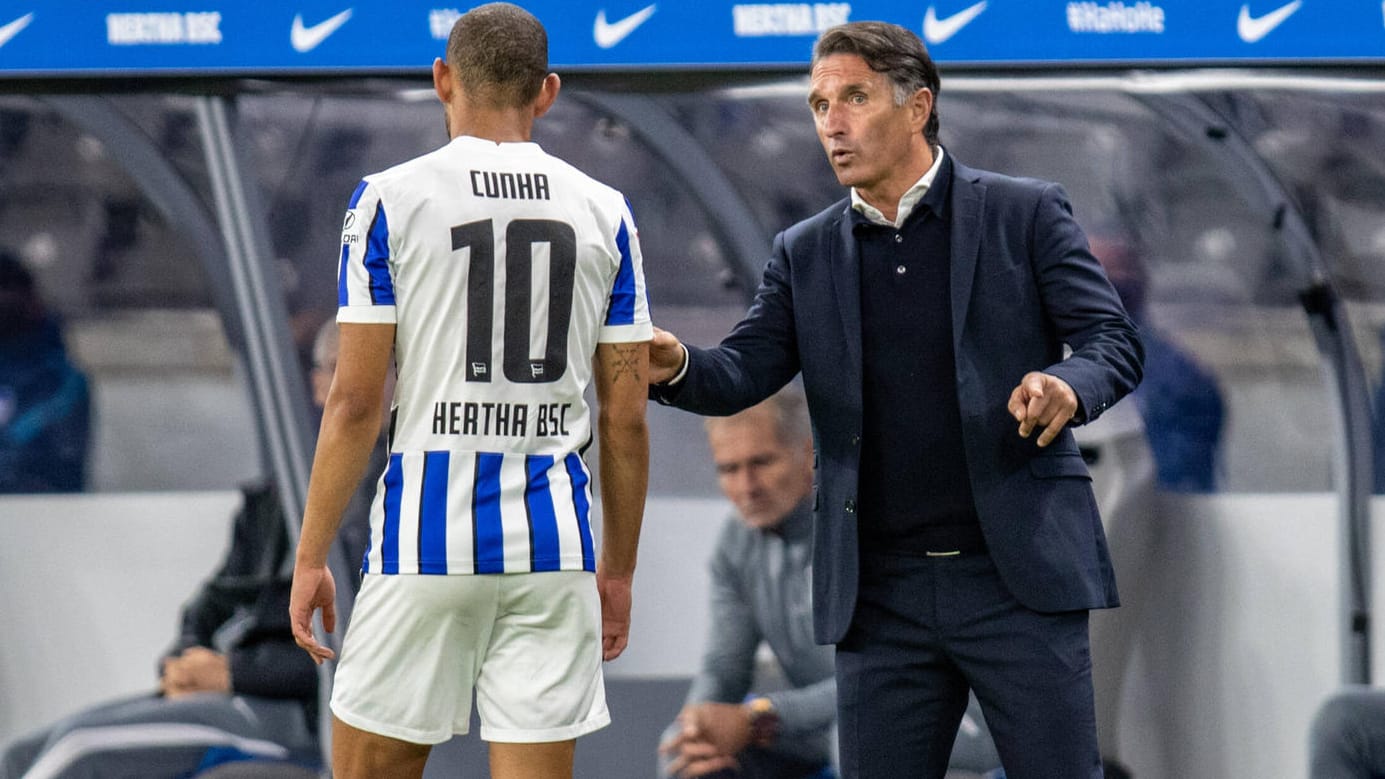 Matheus Cunha (l.) könnte im Team von Bruno Labbadia (r.) bei einem Götze-Transfer weiter vor in den Sturm rücken