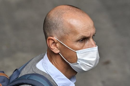 Augsburgs Coach Heiko Herrlich ist erkrankt.