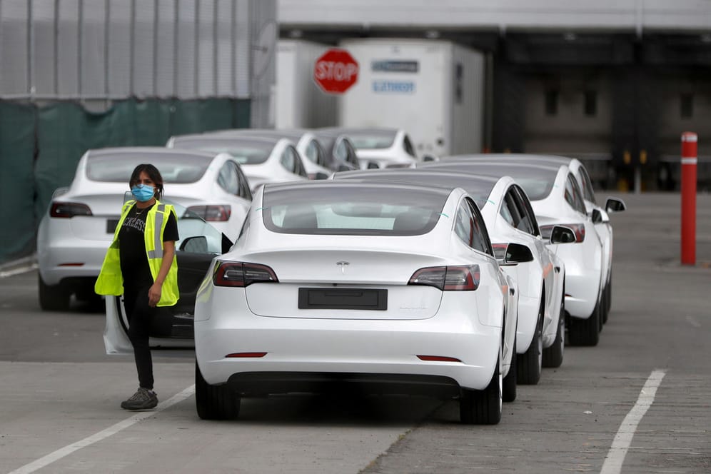 Tesla-Autoproduktion: In Fremont (Kalifornien) wird Teslas günstigstes Fahrzeug Model 3 hergestellt.