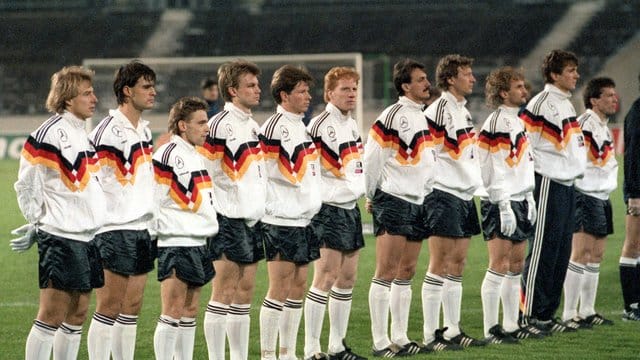 Matthias Sammer (M) war der einzige ehemalige DDR-Nationlspieler, der am 19. Matthias Sammer (M) war der einzige ehemalige DDR-Nationlspieler, der am 19.