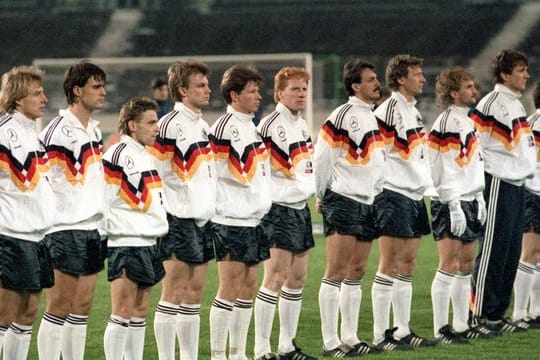 Matthias Sammer (M) war der einzige ehemalige DDR-Nationlspieler, der am 19.