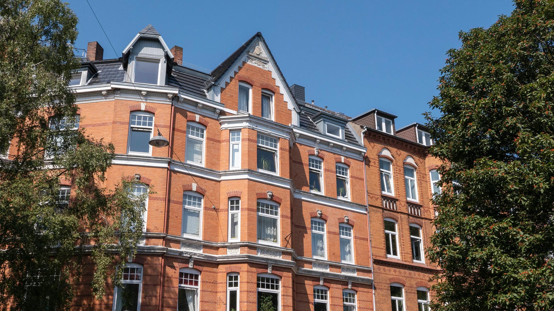 Ein Altbau in Kiel (Archivbild): In Kiel soll es immer mehr kleine Haushalte geben. Ein Altbau in Kiel (Archivbild): In Kiel soll es immer mehr kleine Haushalte geben.