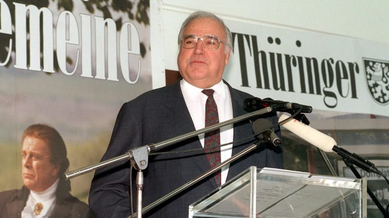 Helmut Kohl: 1994 kam der damalige Bundeskanzler zur Eröffnung des neuen Druckhauses der WAZ-Gruppe bei Erfurt.